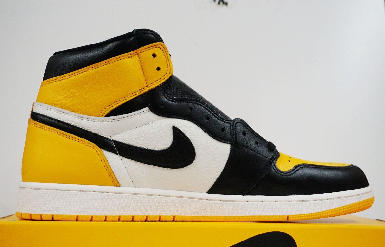 Jordan 1 Retro OG High Yellow Toe