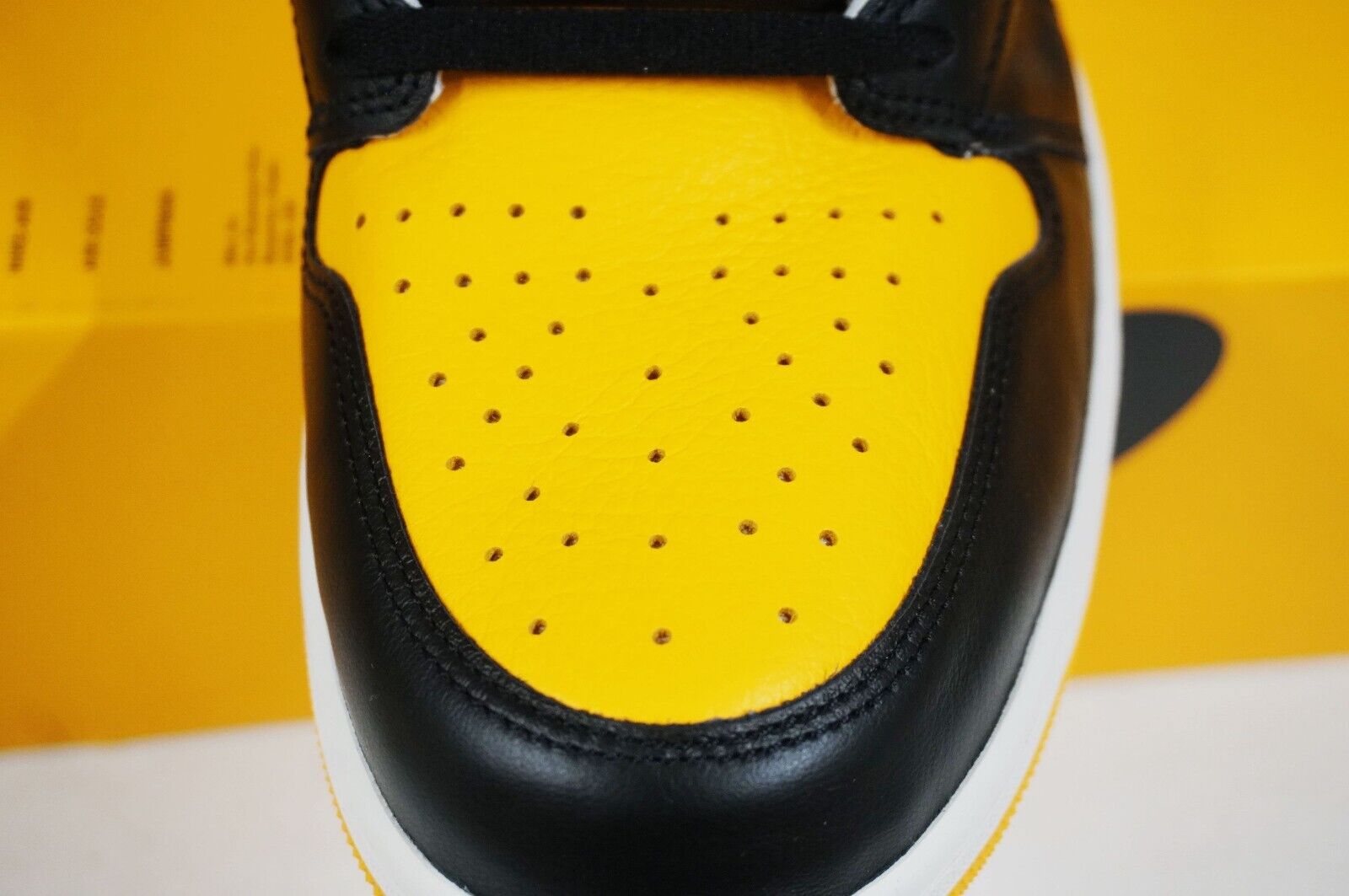 Jordan 1 Retro OG High Yellow Toe